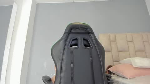 karoline  online show from December 2024 09:55:01 PM