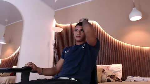 Aiden online show from October 2025 02:16:02 PM