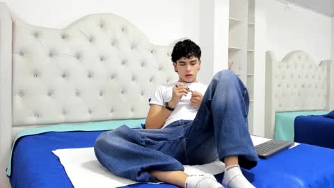 Aiden  online show from February 2025 02:21:01 PM