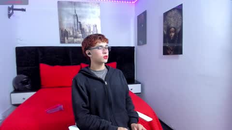 Aiden  online show from September 2025 12:18:01 PM