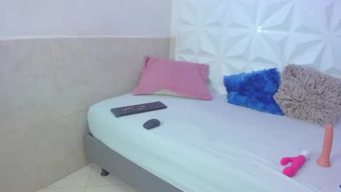 aisha_farah online show from September 2025 03:12:01 PM