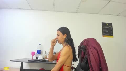 Snapshot of aisha_hotts777 chatting on September 2025 12:49:01 AM Aisha online show from September 2025 12:49:01 AM