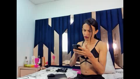 Snapshot of aisha_hotts777 chatting on October 2025 01:27:01 AM Aisha online show from October 2025 01:27:01 AM