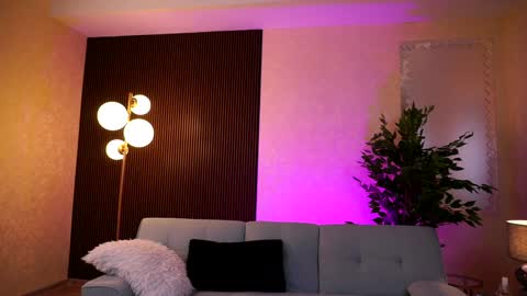 Lora online show from December 2024 05:45:01 AM