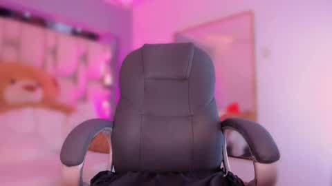 Snapshot of aishakassandra chatting on October 2025 11:22:01 AM KASSANDRA online show from October 2025 11:22:01 AM