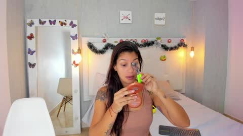 aishawild online show from December 2024 12:27:02 PM
