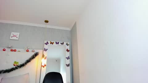 aishawild online show from January 2025 04:38:01 PM