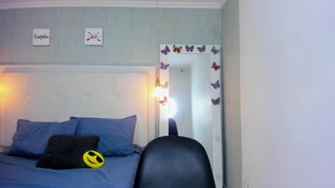 aishawild online show from January 2025 12:04:02 PM