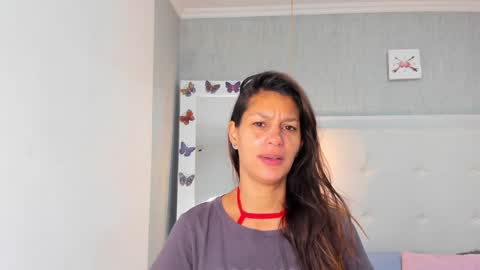 aishawild online show from February 2025 12:27:02 PM