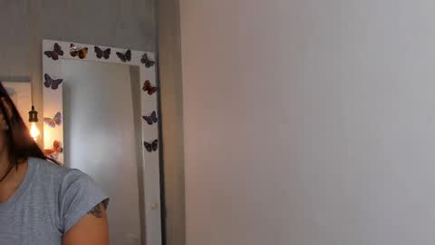 aishawild online show from March 2025 12:41:01 PM