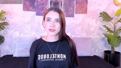 little aitana  online show from October 2025 07:36:02 PM