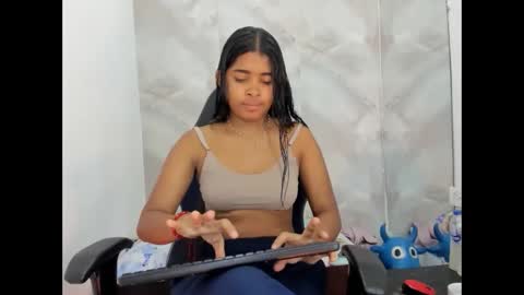 Snapshot of aitanacortes chatting on October 2025 01:43:02 PM aitana online show from October 2025 01:43:02 PM