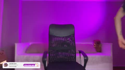 Snapshot of akame_s chatting on October 2025 09:15:01 PM             online show from October 2025 09:15:01 PM