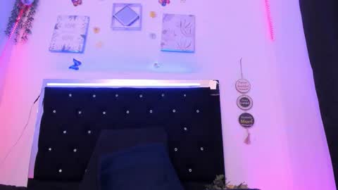 Snapshot of akarirosetti chatting on October 2025 05:10:02 AM akarirosetti online show from October 2025 05:10:02 AM