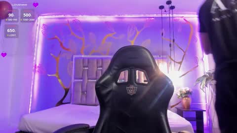 akazaboy online show from October 2025 08:18:01 PM