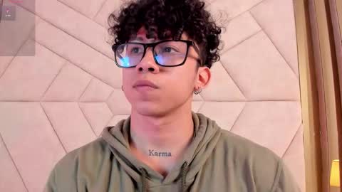 akazaboy online show from October 2025 04:24:01 AM