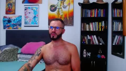 akiles online show from February 2025 10:03:02 PM