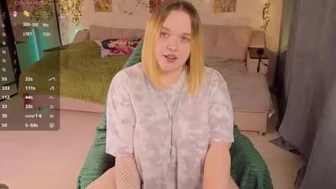 Snapshot of akinohana chatting on October 2025 12:14:02 PM Aki online show from October 2025 12:14:02 PM