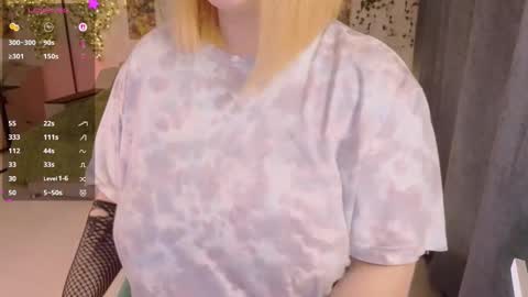 Snapshot of akinohana chatting on October 2025 12:11:01 PM Aki online show from October 2025 12:11:01 PM