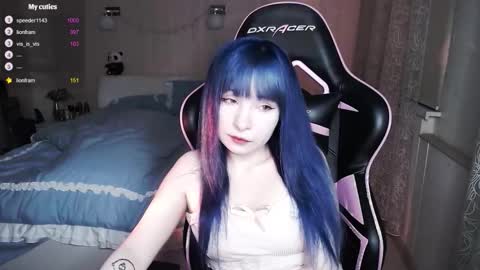 akirahartyx online show from September 2025 03:28:01 PM