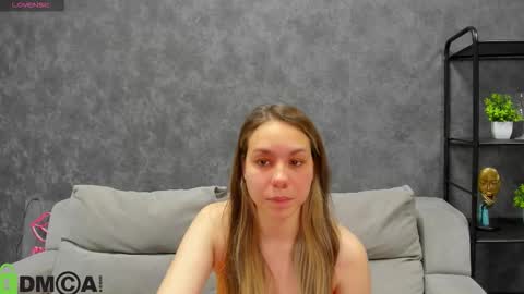 Snapshot of al1ice_moures chatting on October 2025 09:42:01 AM Al1ice online show from October 2025 09:42:01 AM