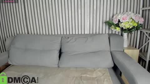 Snapshot of al1ice_moures chatting on October 2025 02:00:01 AM Al1ice online show from October 2025 02:00:01 AM