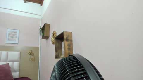 alahia_am online show from September 2025 11:32:02 AM