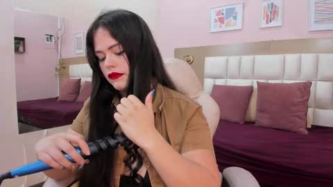 alahia_am online show from September 2025 11:32:02 AM