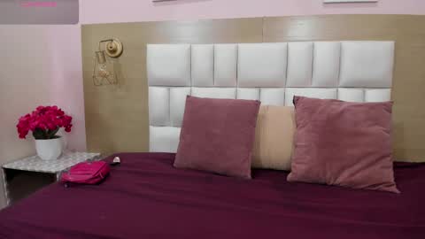 alahia_am online show from September 2025 11:37:02 AM