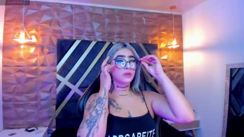 Snapshot of alahia_dangelo_ chatting on October 2025 11:29:02 AM ALAHIA online show from October 2025 11:29:02 AM