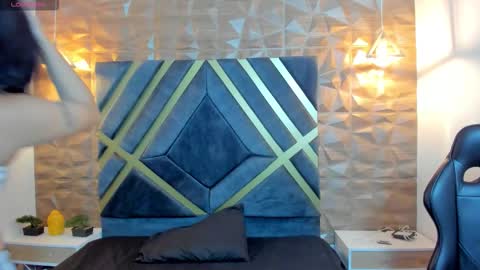 Snapshot of alahia_dangelo_ chatting on October 2025 11:09:01 AM ALAHIA online show from October 2025 11:09:01 AM