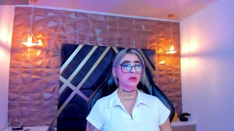 Snapshot of alahia_dangelo_ chatting on October 2025 11:20:02 AM ALAHIA online show from October 2025 11:20:02 AM