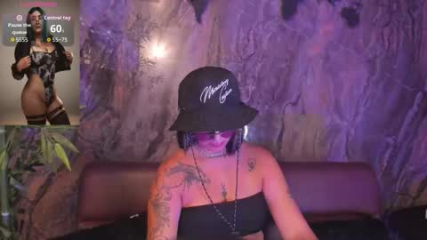 Snapshot of alahia_dangelo_ chatting on October 2025 05:46:01 PM ALAHIA online show from October 2025 05:46:01 PM