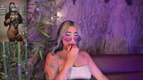 Snapshot of alahia_dangelo_ chatting on October 2025 06:39:02 PM ALAHIA online show from October 2025 06:39:02 PM