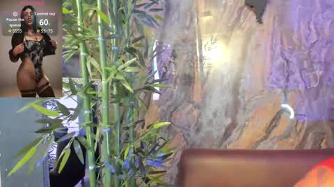 Snapshot of alahia_dangelo_ chatting on October 2025 05:25:02 PM ALAHIA online show from October 2025 05:25:02 PM