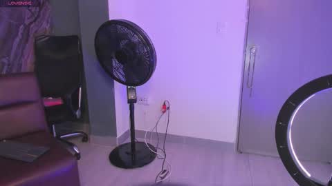 Snapshot of alahia_dangelo_ chatting on November 2025 06:08:01 PM ALAHIA online show from November 2025 06:08:01 PM