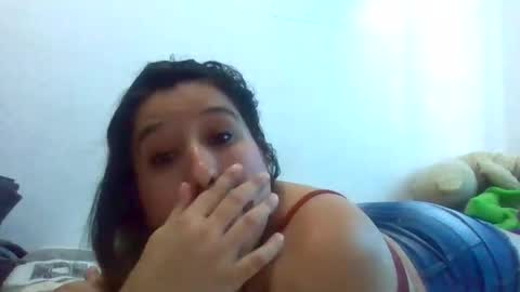 Snapshot of alahia_fox chatting on November 2025 04:07:02 PM alahia online show from November 2025 04:07:02 PM