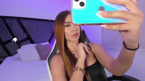 Alahia online show from September 2025 03:55:02 AM