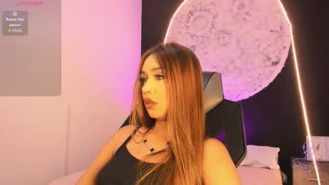 Alahia online show from October 2025 05:52:02 AM