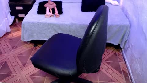 Snapshot of alaia_blue1 chatting on October 2025 05:01:01 PM alaia_blue1 online show from October 2025 05:01:01 PM