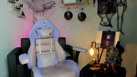 Snapshot of alaia_love77 chatting on October 2025 12:47:01 PM Alaia online show from October 2025 12:47:01 PM