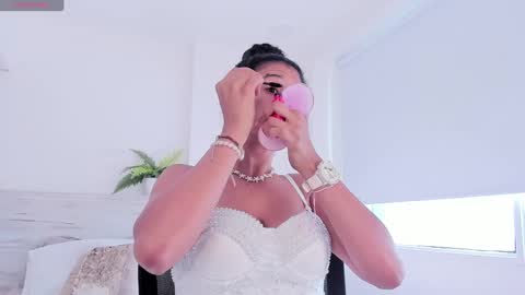 Alaia  online show from January 2025 08:39:02 PM