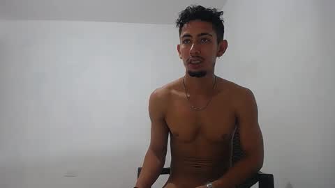 Snapshot of alan_gay chatting on October 2025 12:47:01 AM Alan online show from October 2025 12:47:01 AM