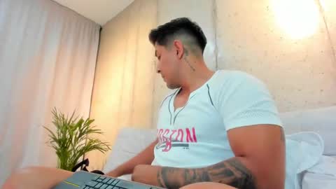 Snapshot of alan_greek_1 chatting on February 2025 01:14:01 AM Alan greek online show from February 2025 01:14:01 AM