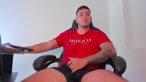 Snapshot of alan_muscle chatting on February 2025 05:29:02 AM Alan online show from February 2025 05:29:02 AM