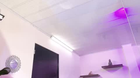 Snapshot of alana_madison chatting on October 2025 11:41:02 AM Maeve online show from October 2025 11:41:02 AM