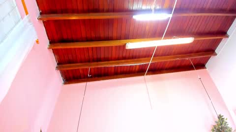 Alana online show from October 2025 07:23:02 PM