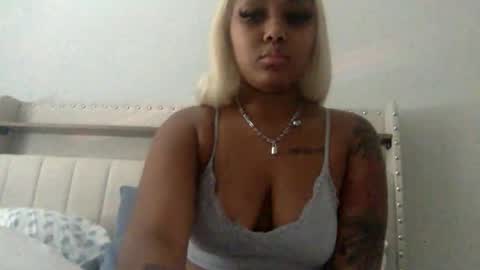 alanaaheartttt online show from November 2025 05:03:01 PM