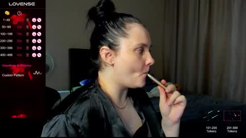 Julia online show from November 2025 12:21:01 AM