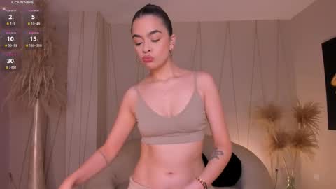 Alana online show from October 2025 12:24:02 PM